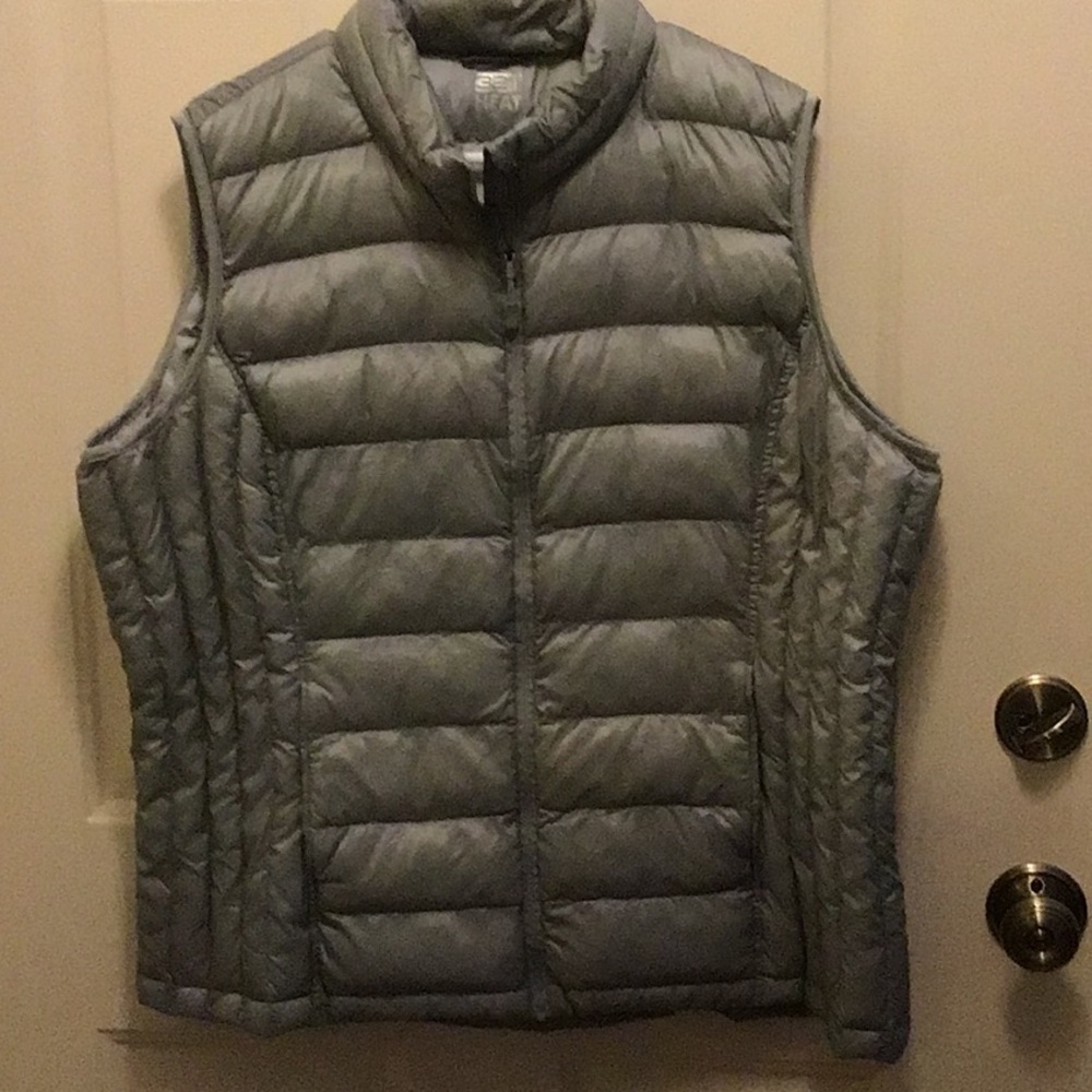 32 heat puffy vest